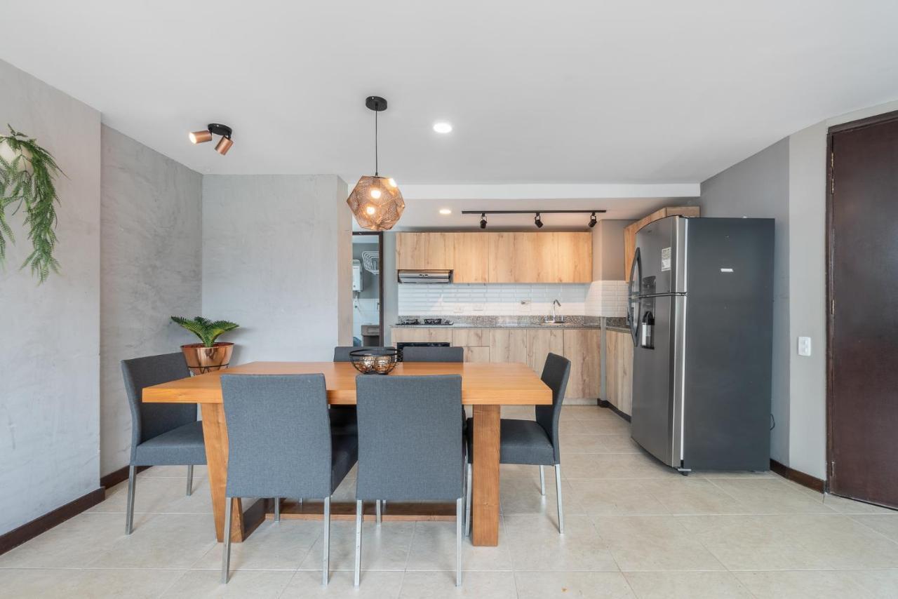 Apartamentos Poblado Alejandria By Housy Host Medellín Zewnętrze zdjęcie