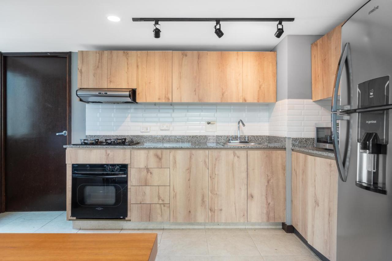 Apartamentos Poblado Alejandria By Housy Host Medellín Zewnętrze zdjęcie