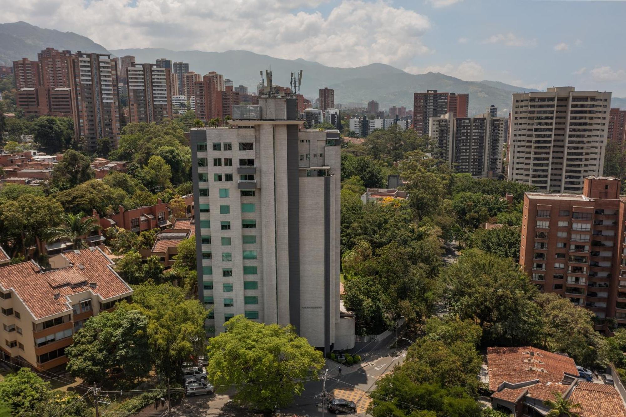 Apartamentos Poblado Alejandria By Housy Host Medellín Zewnętrze zdjęcie